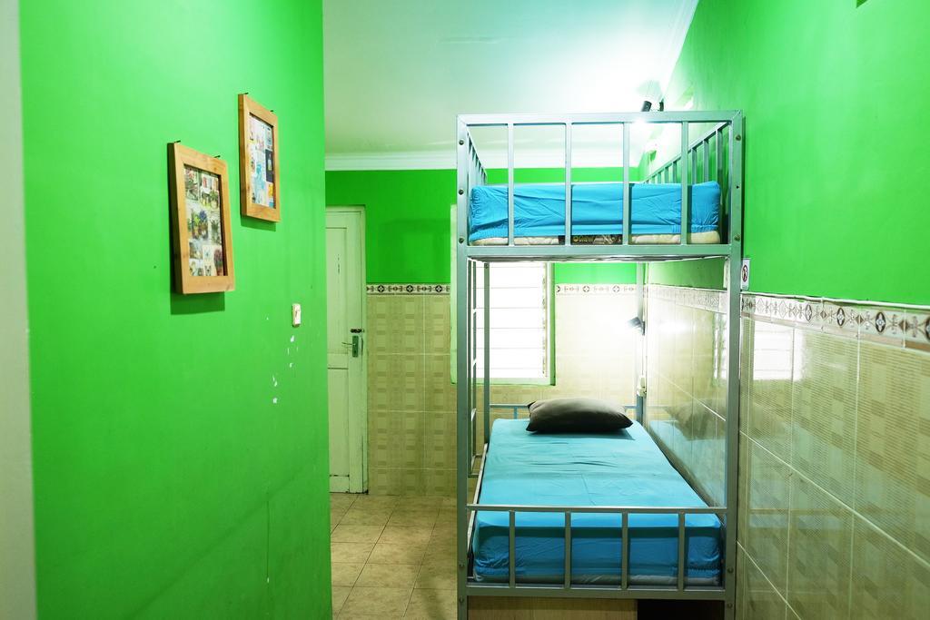 Hoz Bed & Breakfast Джок'якарта Екстер'єр фото